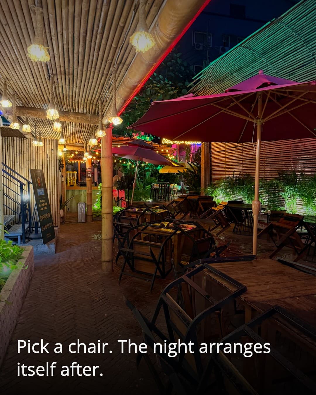 Tom Yum Kung, terrace seating