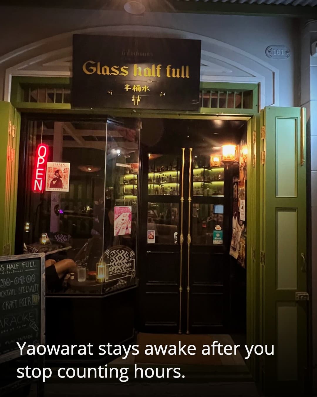 Glass Half Full Bar Yaowarat, Yaowarat