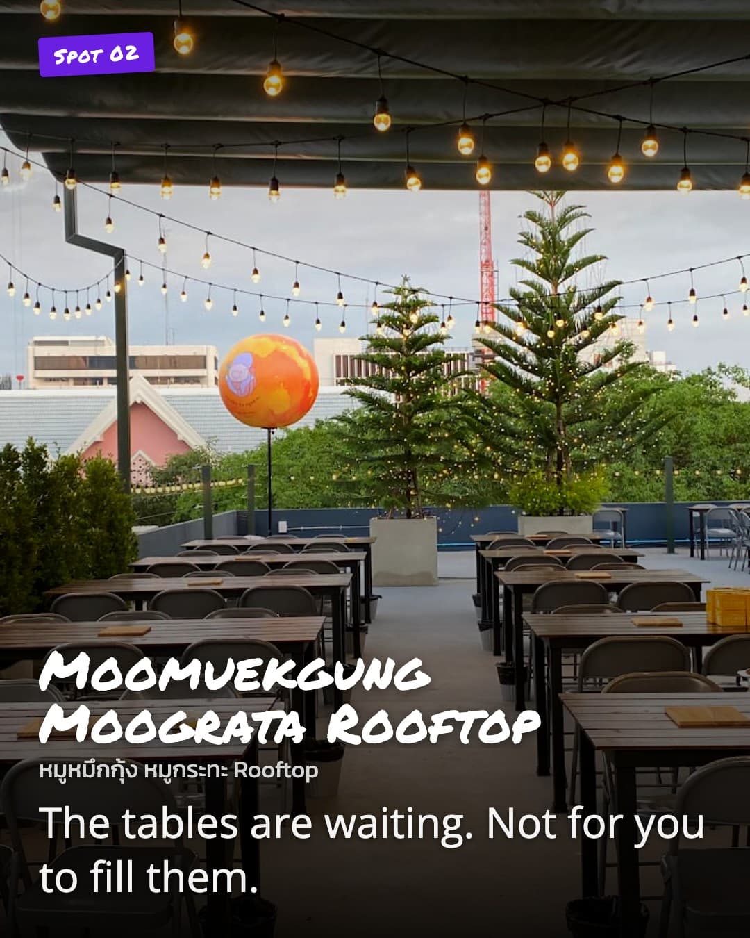 Moomuekgung Moograta Rooftop empty tables